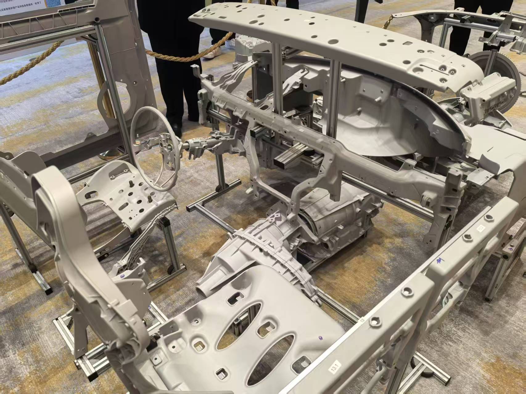 壓鑄脫模劑100問（47）鎂合金壓鑄和注射有什么區別和聯系？以及對于脫模劑要求有什么區別